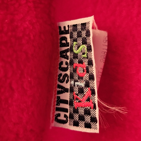 Red fleece zip up embrodiered vest - Picture 2 of 3